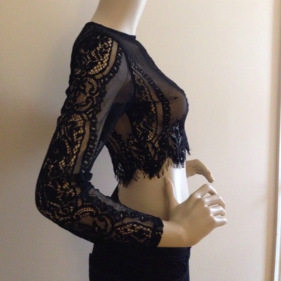 LAST 3! SALE! New Lace Crop Top - Picture 4 of 4